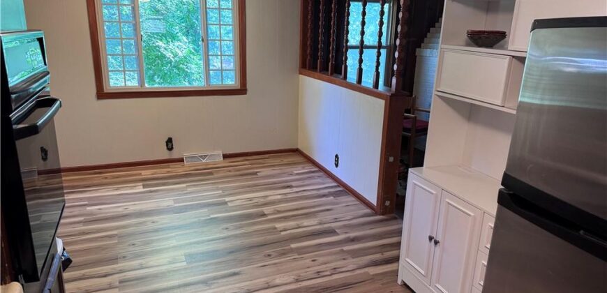 5363 NW Wagon Trail, Houston Lake, MO 64151