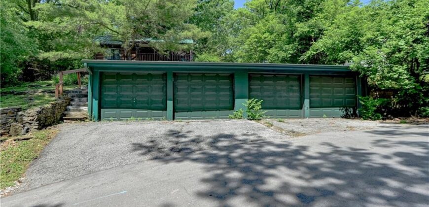 5363 NW Wagon Trail, Houston Lake, MO 64151