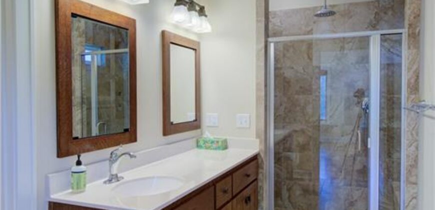 13275 N Silver Ridge Drive, Platte City, MO 64079