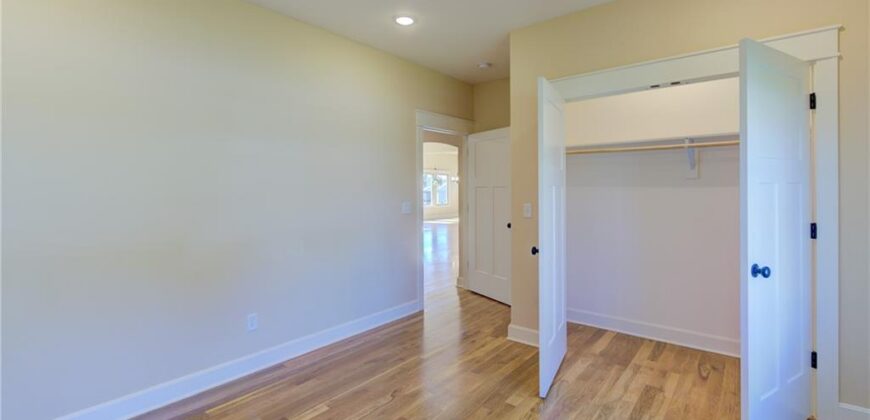 13275 N Silver Ridge Drive, Platte City, MO 64079