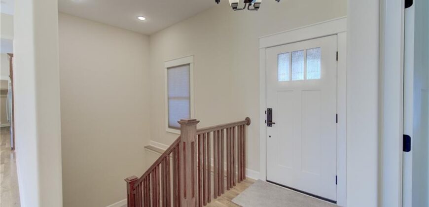 13275 N Silver Ridge Drive, Platte City, MO 64079