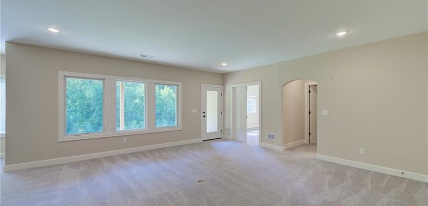13275 N Silver Ridge Drive, Platte City, MO 64079