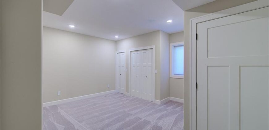 13275 N Silver Ridge Drive, Platte City, MO 64079