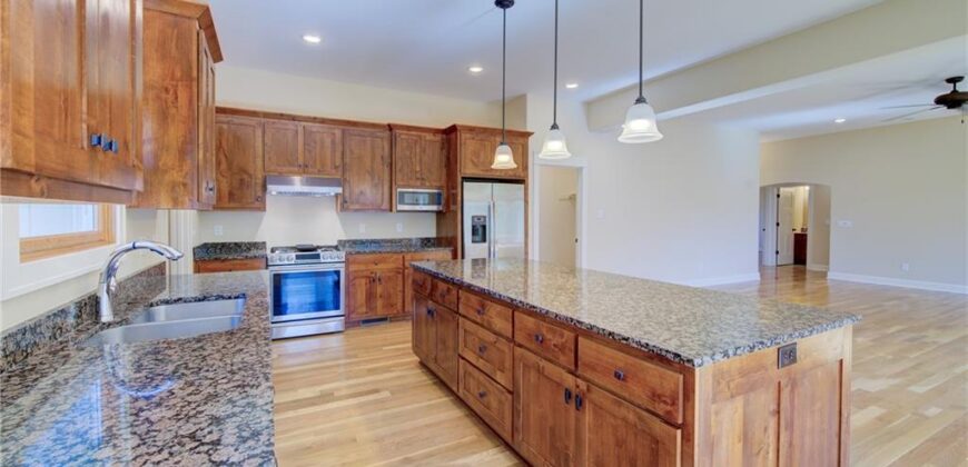 13275 N Silver Ridge Drive, Platte City, MO 64079