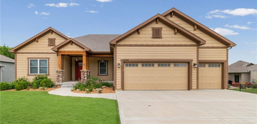 13275 N Silver Ridge Drive, Platte City, MO 64079