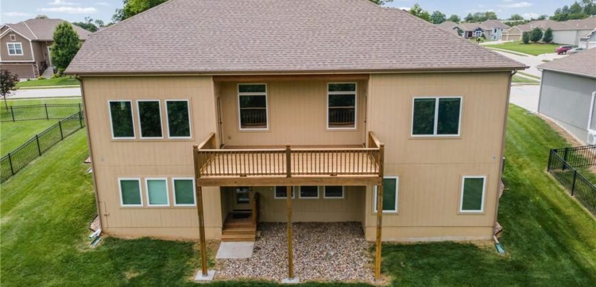 13275 N Silver Ridge Drive, Platte City, MO 64079