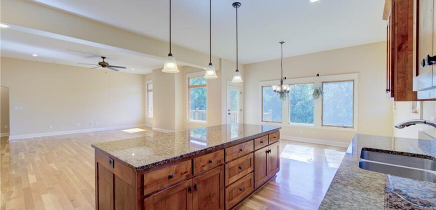 13275 N Silver Ridge Drive, Platte City, MO 64079