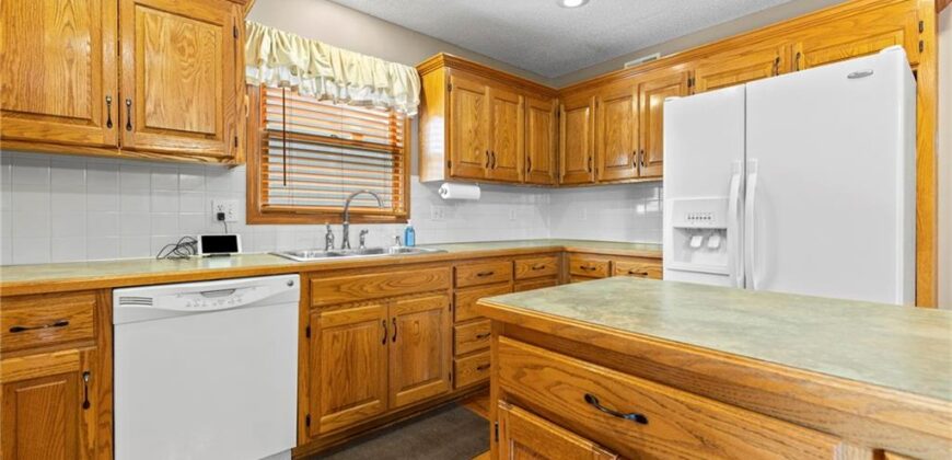 1202 Aspen Drive, Smithville, MO 64089