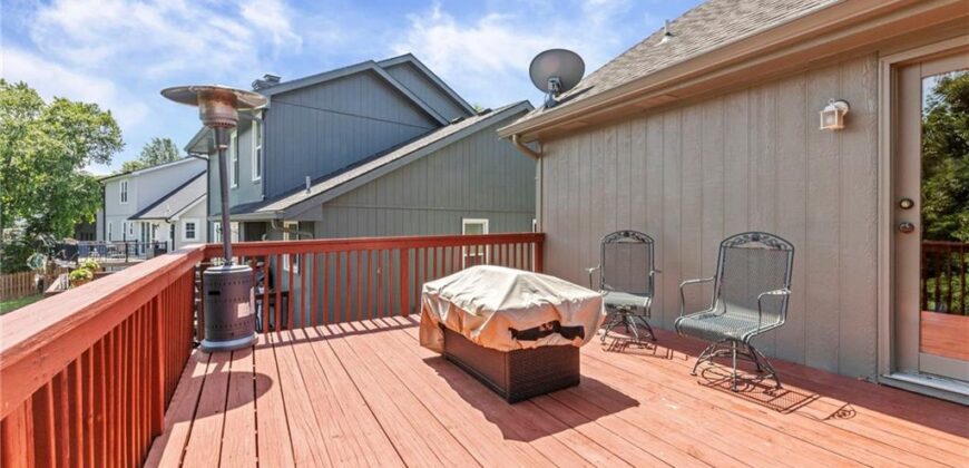 1202 Aspen Drive, Smithville, MO 64089