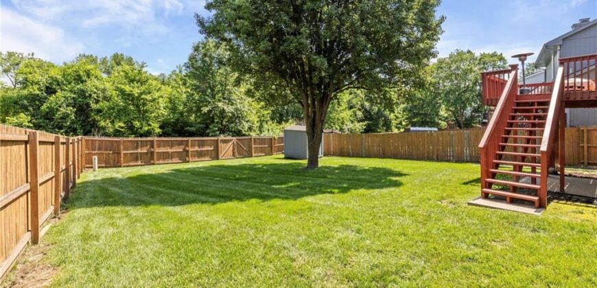 1202 Aspen Drive, Smithville, MO 64089