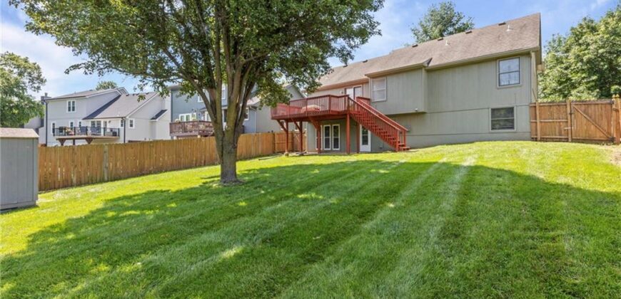 1202 Aspen Drive, Smithville, MO 64089