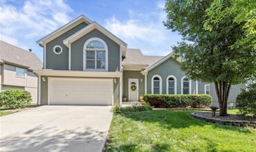 1202 Aspen Drive, Smithville, MO 64089