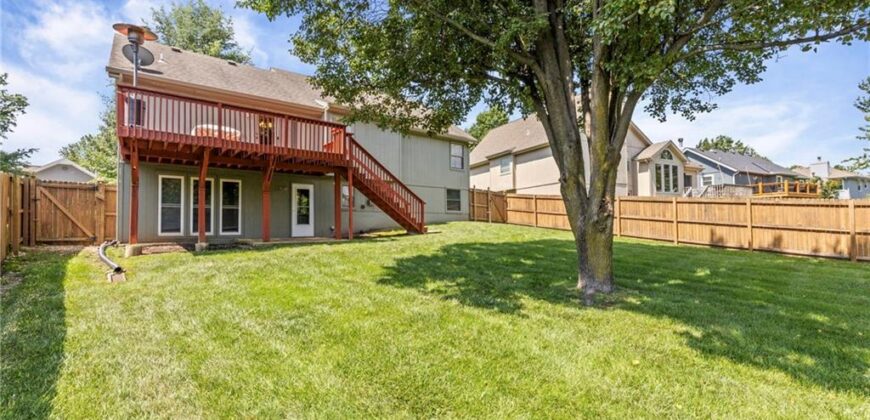 1202 Aspen Drive, Smithville, MO 64089