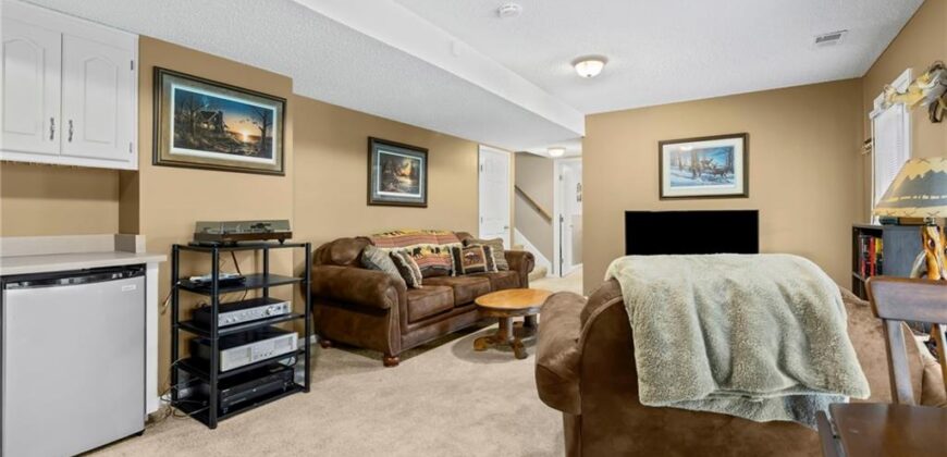 1202 Aspen Drive, Smithville, MO 64089