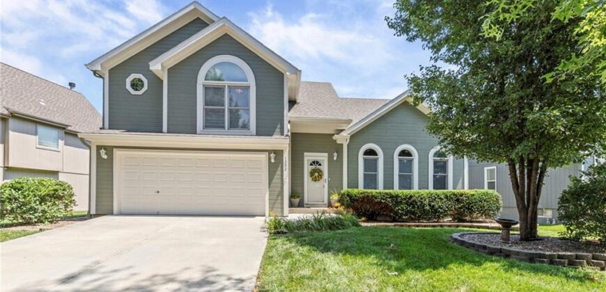 1202 Aspen Drive, Smithville, MO 64089