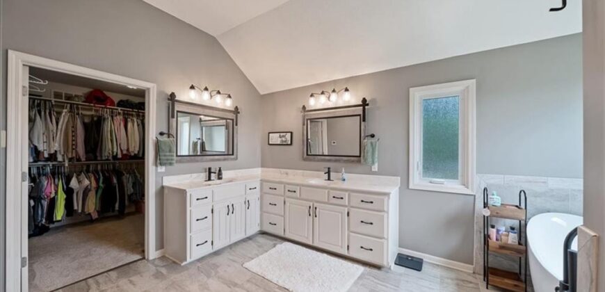17715 Elm Grove Road, Platte City, MO 64079