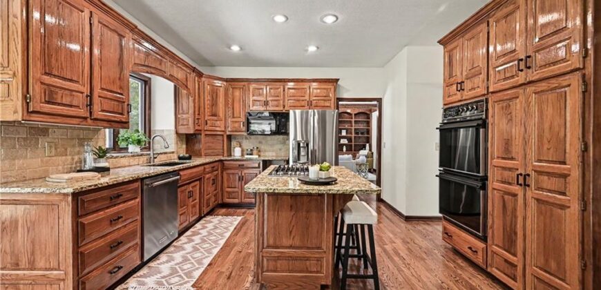 5500 NW 62nd Street, Kansas City, MO 64151
