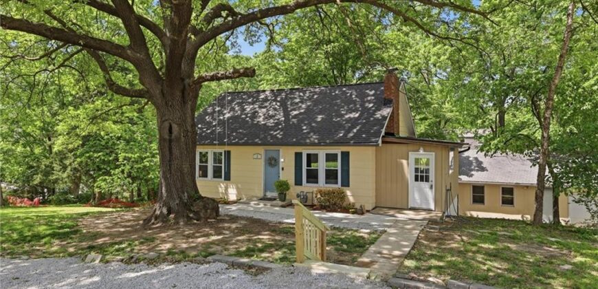 2 NE 70th Terrace, Kansas City, MO 64118