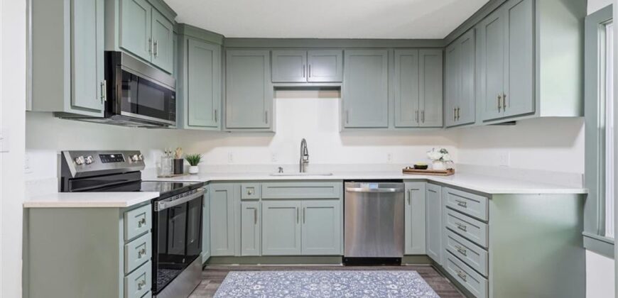 2 NE 70th Terrace, Kansas City, MO 64118