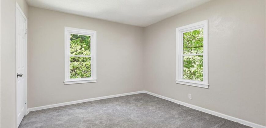 2 NE 70th Terrace, Kansas City, MO 64118