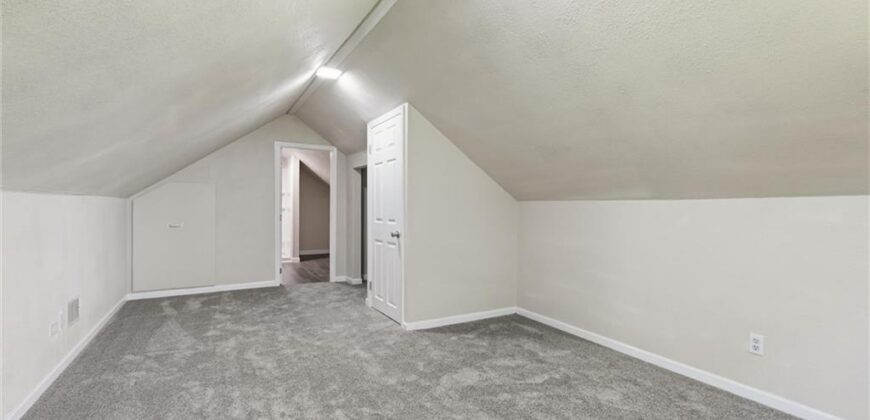 2 NE 70th Terrace, Kansas City, MO 64118