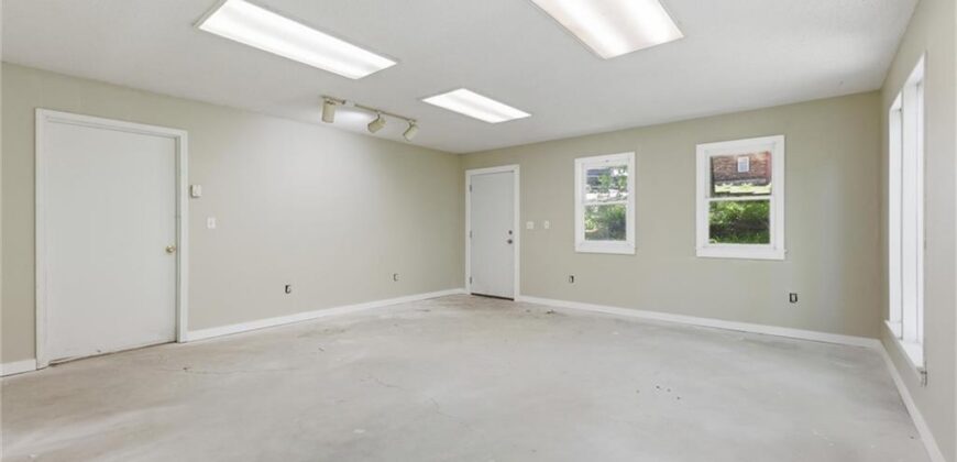 2 NE 70th Terrace, Kansas City, MO 64118