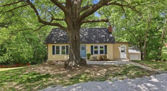 2 NE 70th Terrace, Kansas City, MO 64118