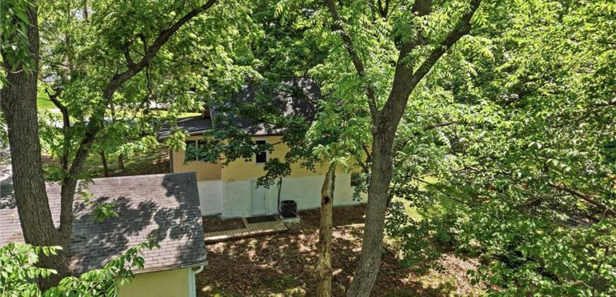 2 NE 70th Terrace, Kansas City, MO 64118