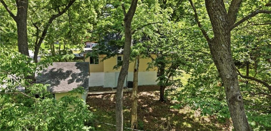 2 NE 70th Terrace, Kansas City, MO 64118