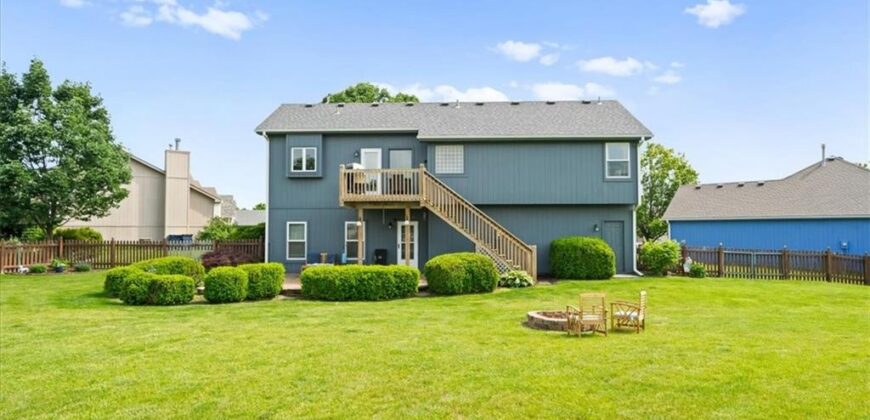 10914 N Laurel Court, Kansas City, MO 64157
