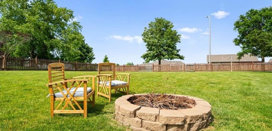 10914 N Laurel Court, Kansas City, MO 64157