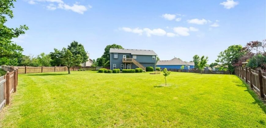 10914 N Laurel Court, Kansas City, MO 64157