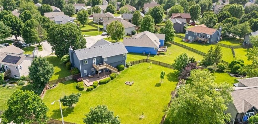 10914 N Laurel Court, Kansas City, MO 64157