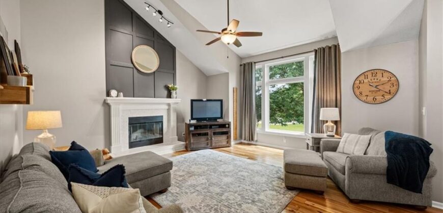 10914 N Laurel Court, Kansas City, MO 64157