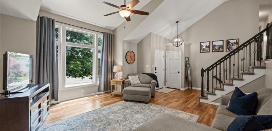 10914 N Laurel Court, Kansas City, MO 64157