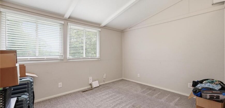 5706 N WOODLAND Avenue, Kansas City, MO 64118