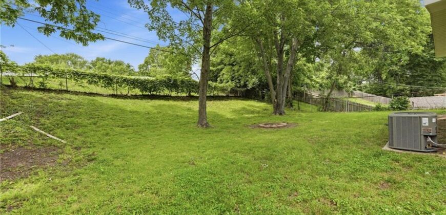 5706 N WOODLAND Avenue, Kansas City, MO 64118