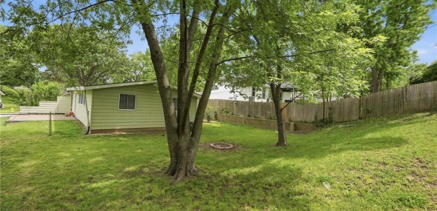 5706 N WOODLAND Avenue, Kansas City, MO 64118