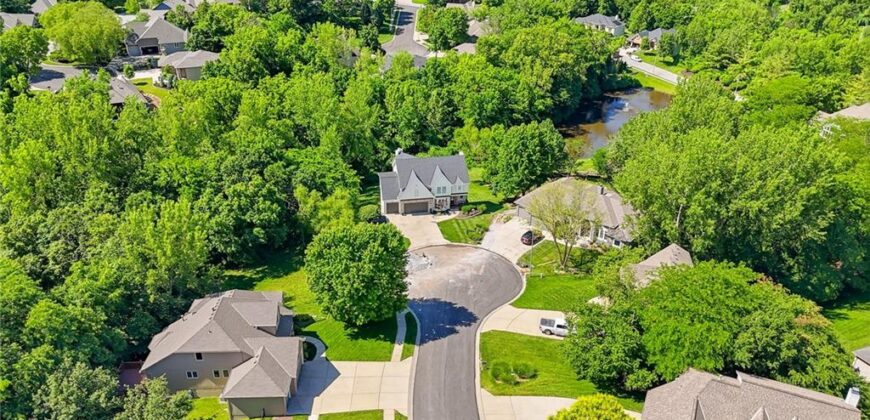 10209 River Hills Court, Parkville, MO 64152