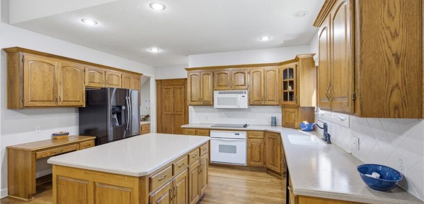 10209 River Hills Court, Parkville, MO 64152