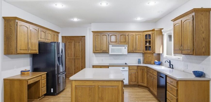 10209 River Hills Court, Parkville, MO 64152