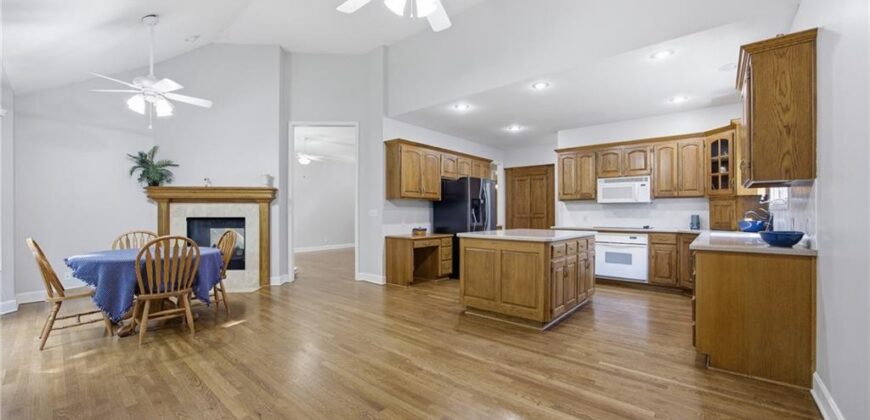 10209 River Hills Court, Parkville, MO 64152