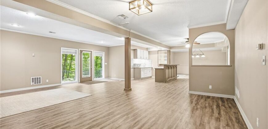 10209 River Hills Court, Parkville, MO 64152