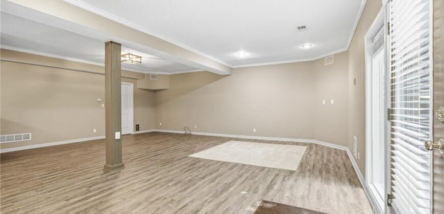 10209 River Hills Court, Parkville, MO 64152