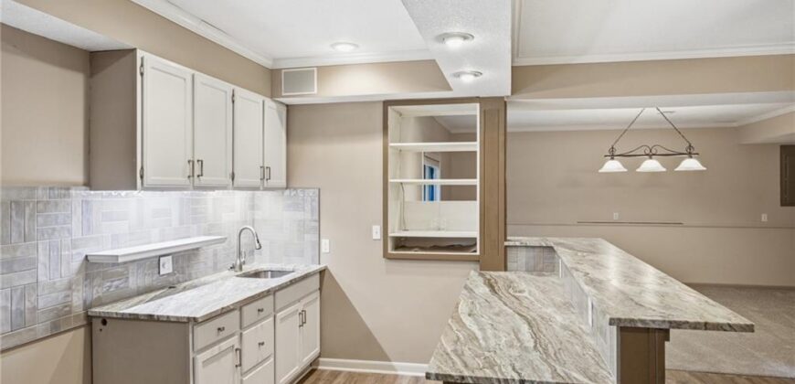 10209 River Hills Court, Parkville, MO 64152
