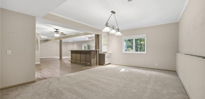 10209 River Hills Court, Parkville, MO 64152