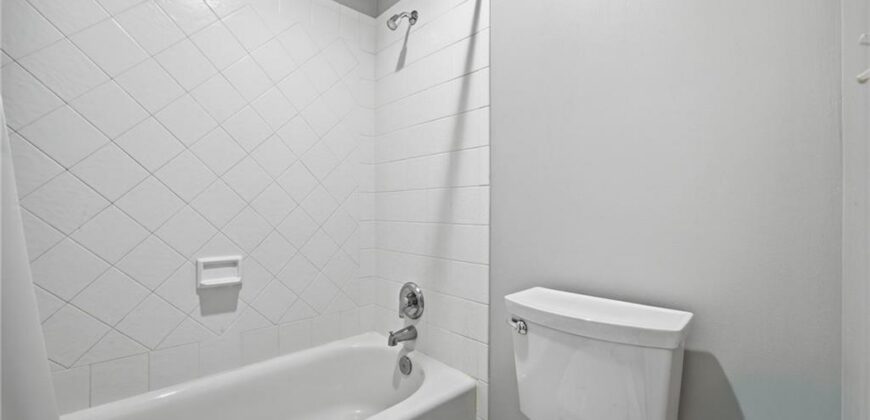 10209 River Hills Court, Parkville, MO 64152