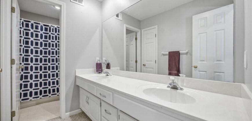 10209 River Hills Court, Parkville, MO 64152