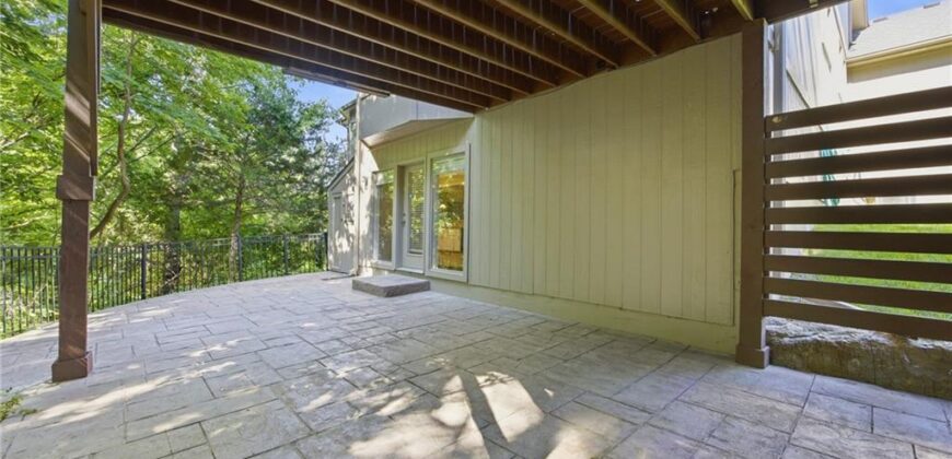 10209 River Hills Court, Parkville, MO 64152