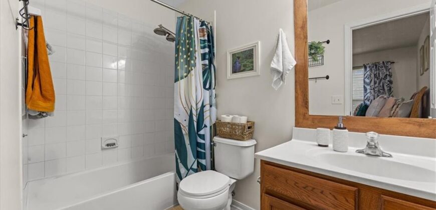 8104 N Oakley Avenue, Kansas City, MO 64119